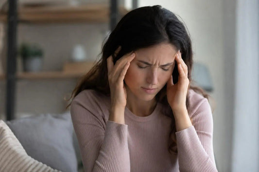 Struggling with Frequent Headaches? Learn How to Treat Migraine Pain Naturally - Rahat Rooh